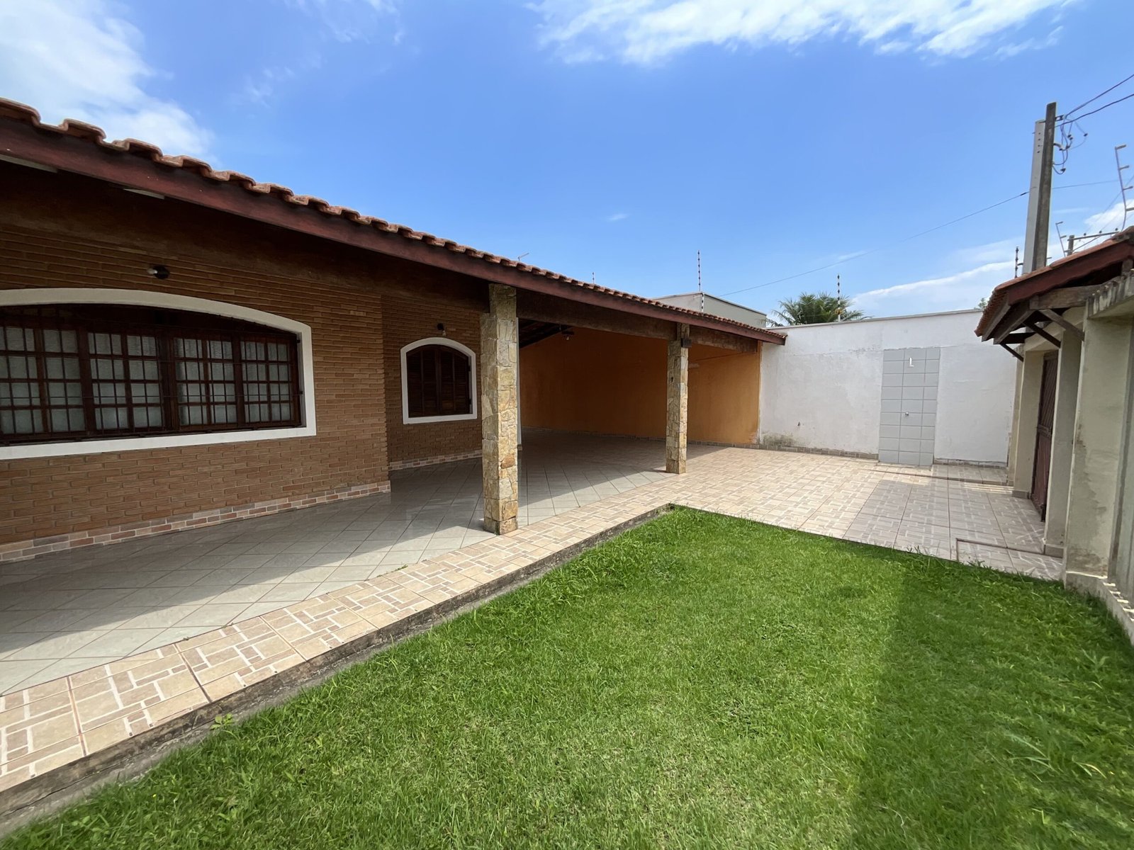 Okena Arquitetura por Mauricio Meggiolaro - Caraguatatuba - SP fachada colonial